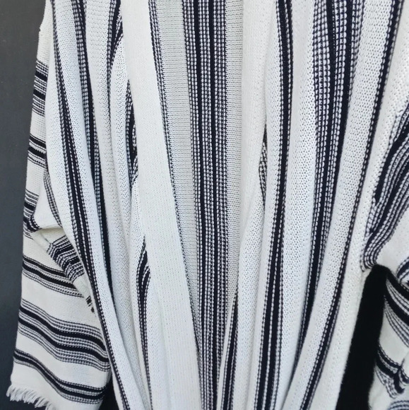 John+Jenn stipped black and white wrap  cotton knitted cardigan size M - Picture 6 of 7